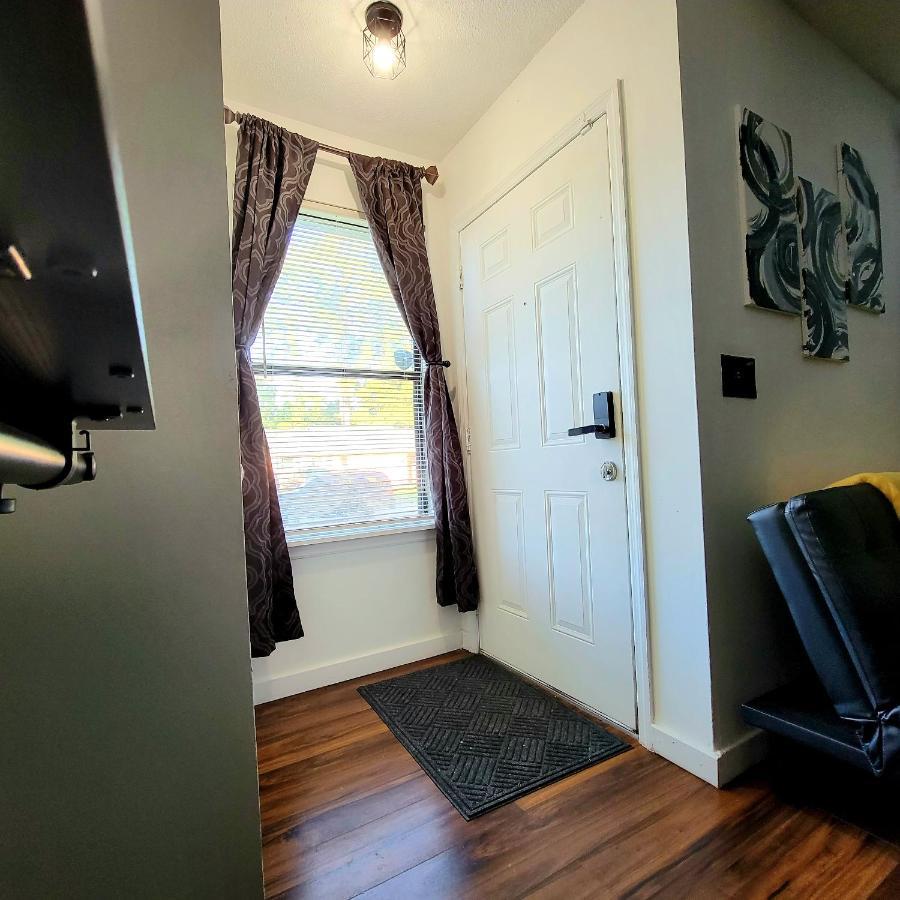 Hi-Tek-Duplex A-Two 75In 4K Led Villa Charleston Dış mekan fotoğraf
