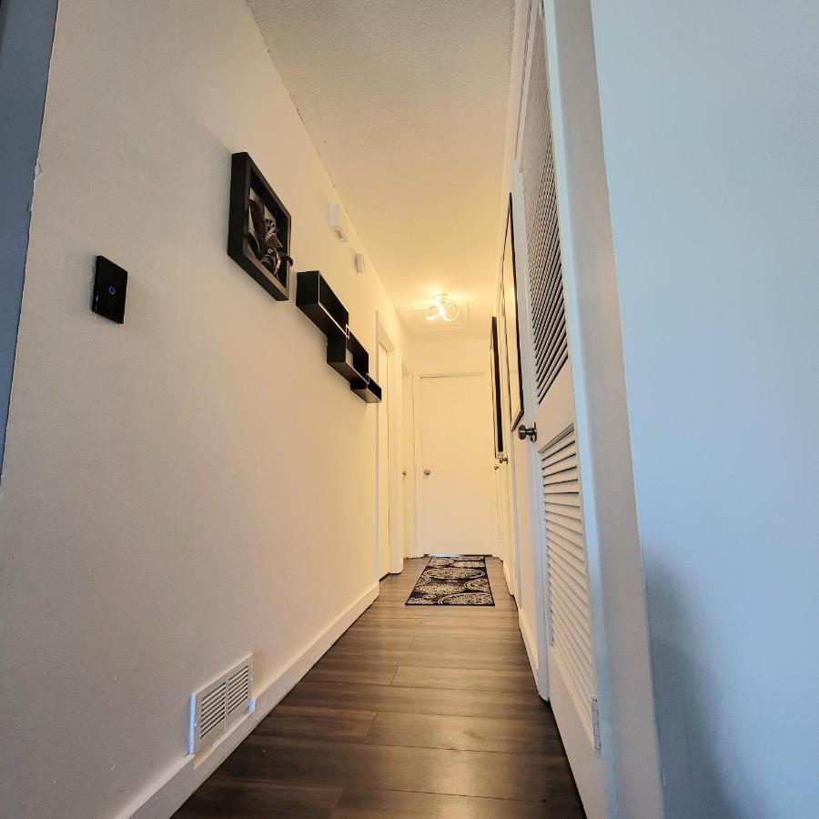 Hi-Tek-Duplex A-Two 75In 4K Led Villa Charleston Dış mekan fotoğraf