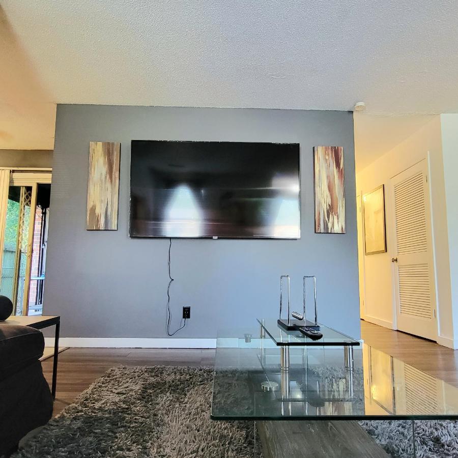 Hi-Tek-Duplex A-Two 75In 4K Led Villa Charleston Dış mekan fotoğraf